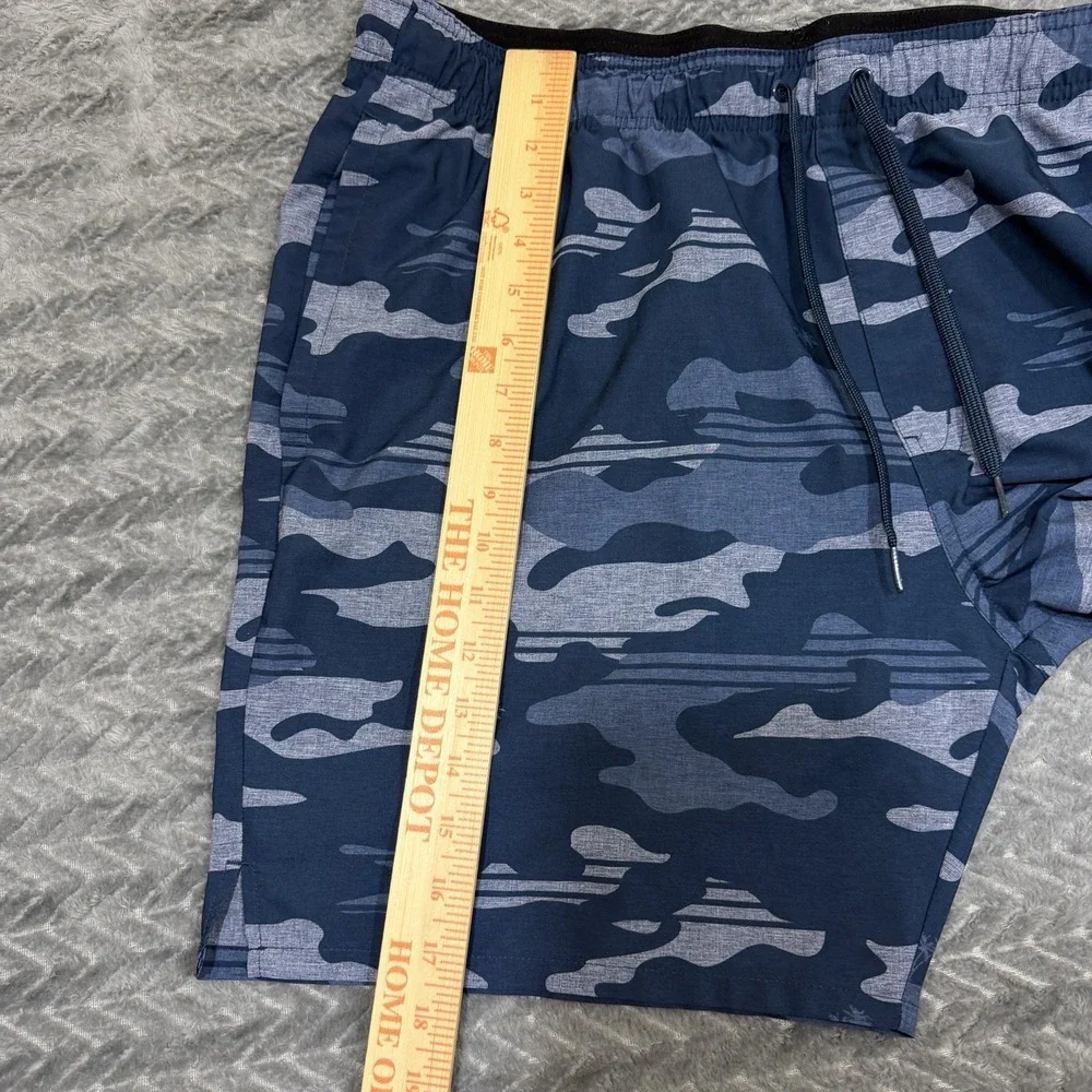 Travis Mathew Survivalist Casual Board Shorts Men XL Blue Camo Heater Series